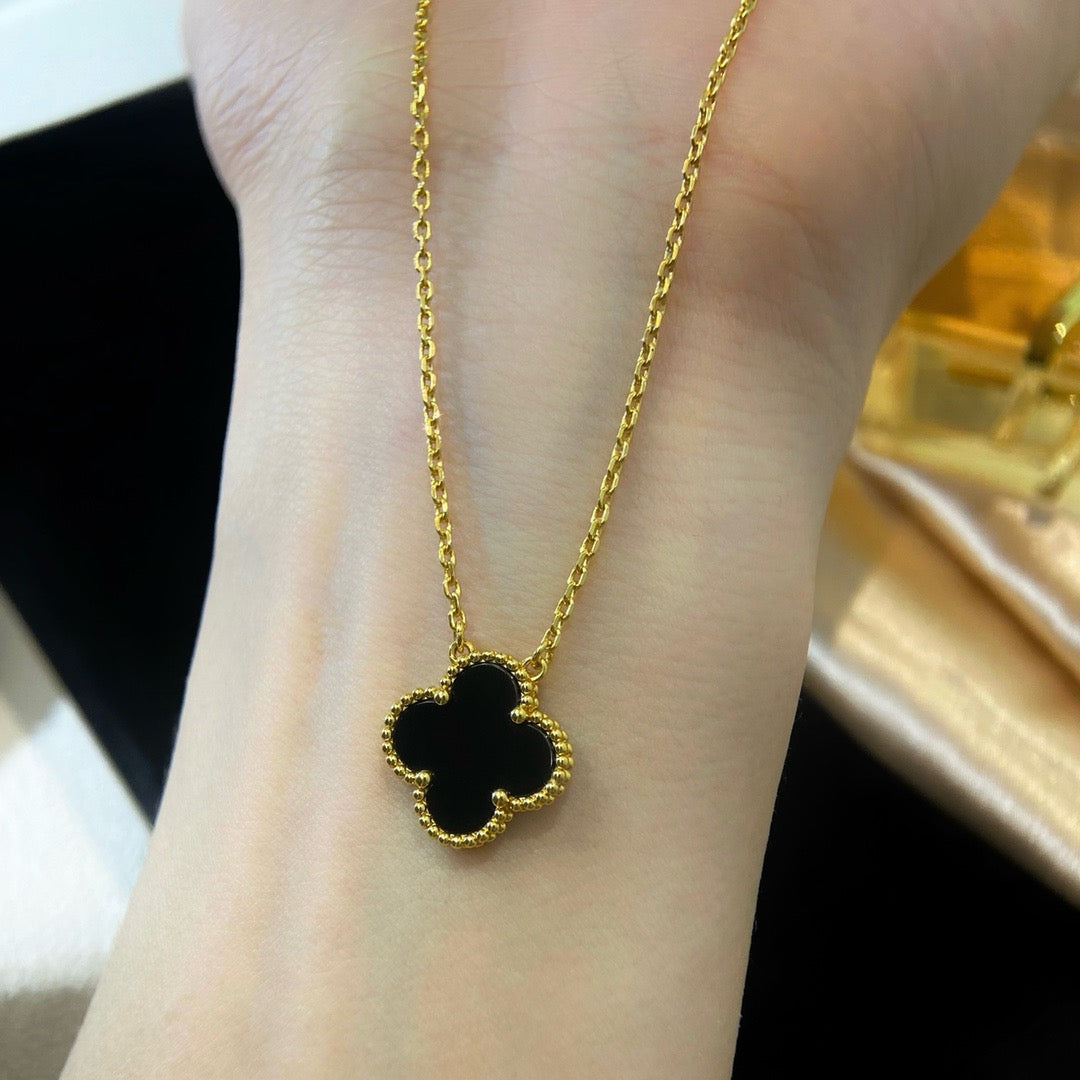 [Elite]CLOVER 15MM BLACK ONYX SINGLE FLOWER NECKLACE