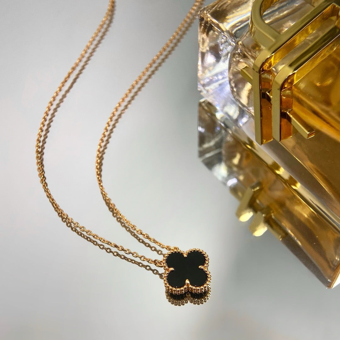 [Elite]CLOVER 15MM BLACK ONYX SINGLE FLOWER NECKLACE