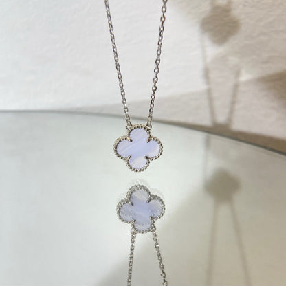 [Elite]CLOVER 15MM BLUE CHALCEDONY NECKLACE SILVER