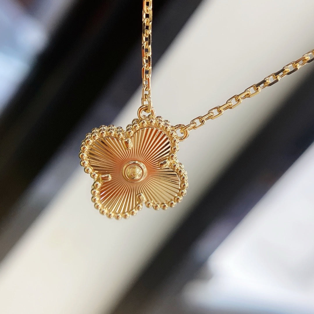 [Elite]CLOVER 15MM LASER NECKLACE