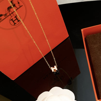 [Elite]H WHITE SQUARE GOLD NECKLACE