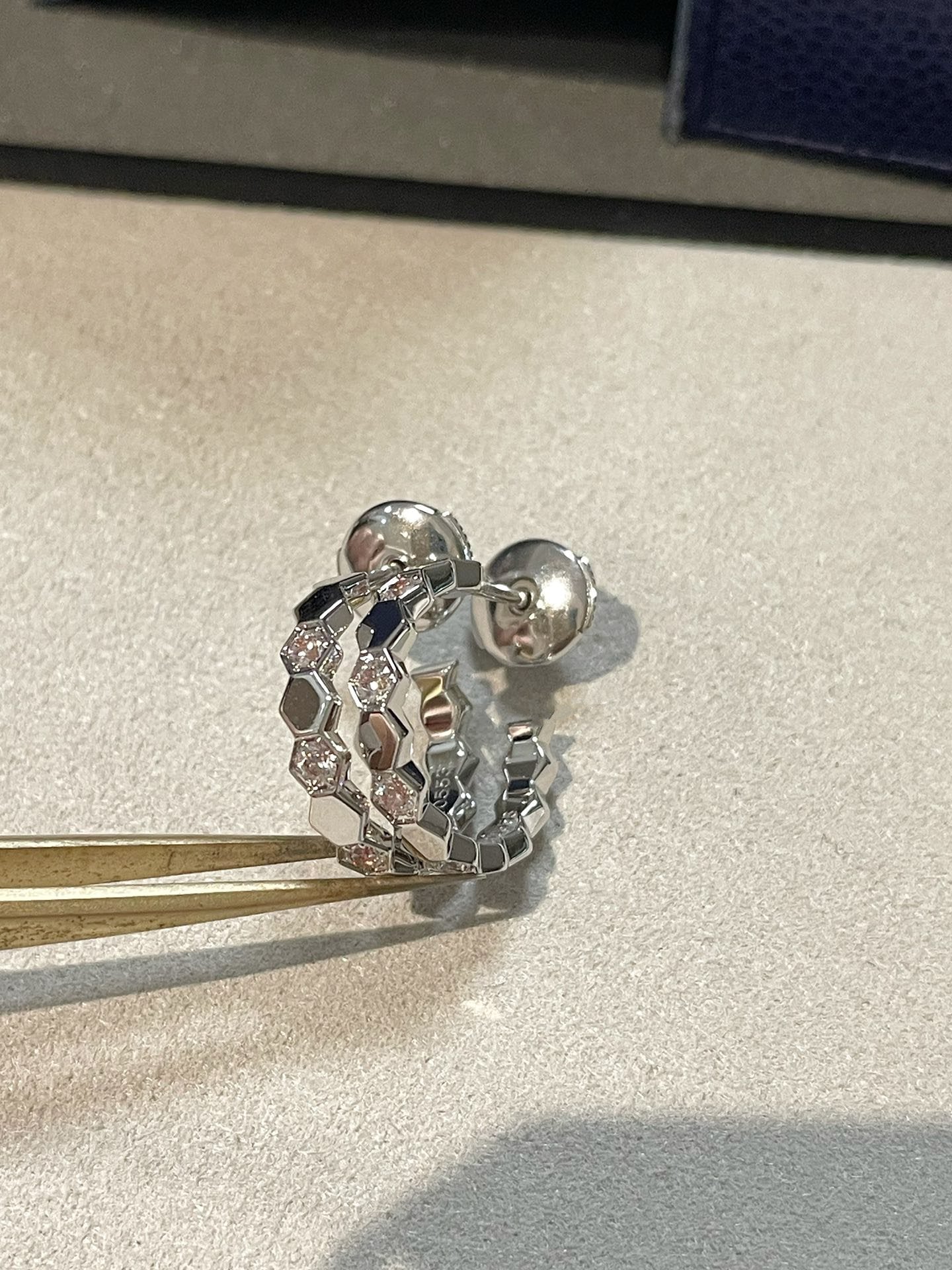 [Elite]Hollow Design Four-Leaf Clover Flower Shape Ring