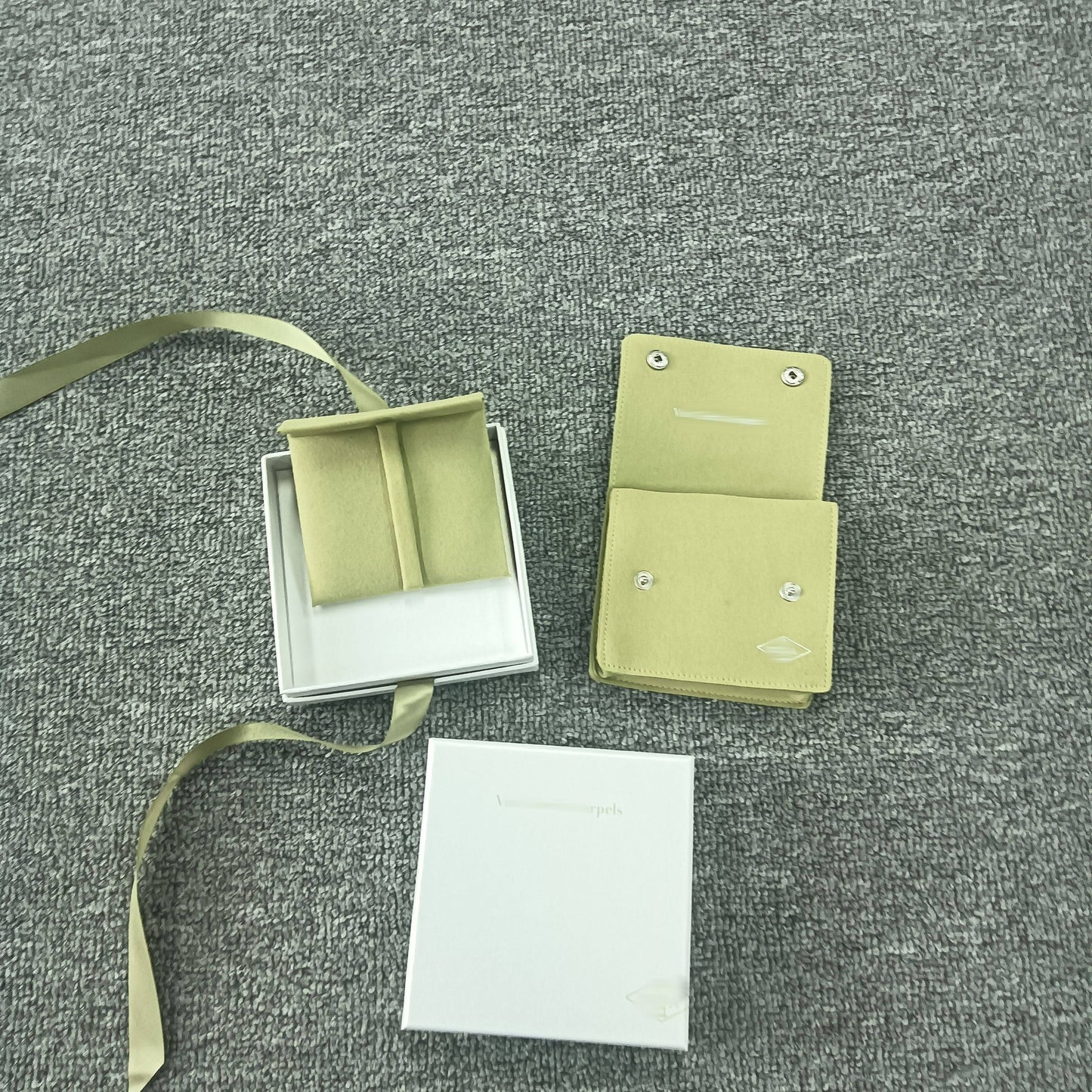 [Elite] VA CLOVER BOX GIFT BAG