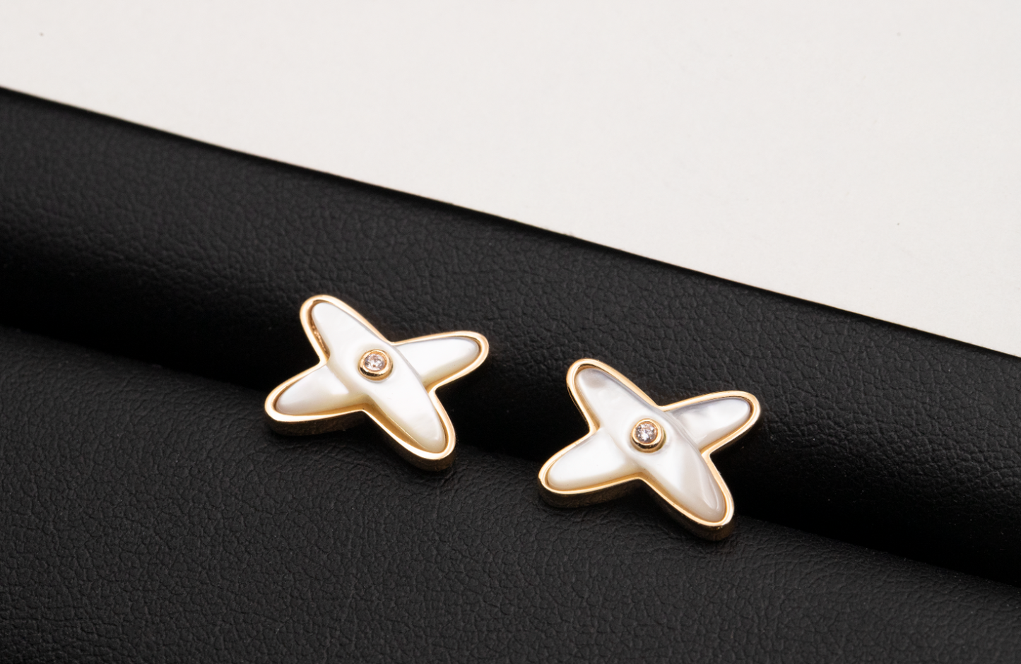 [Elite]JEUX DE WHITE MOP ROSE GOLD DIAMOND EARRINGS