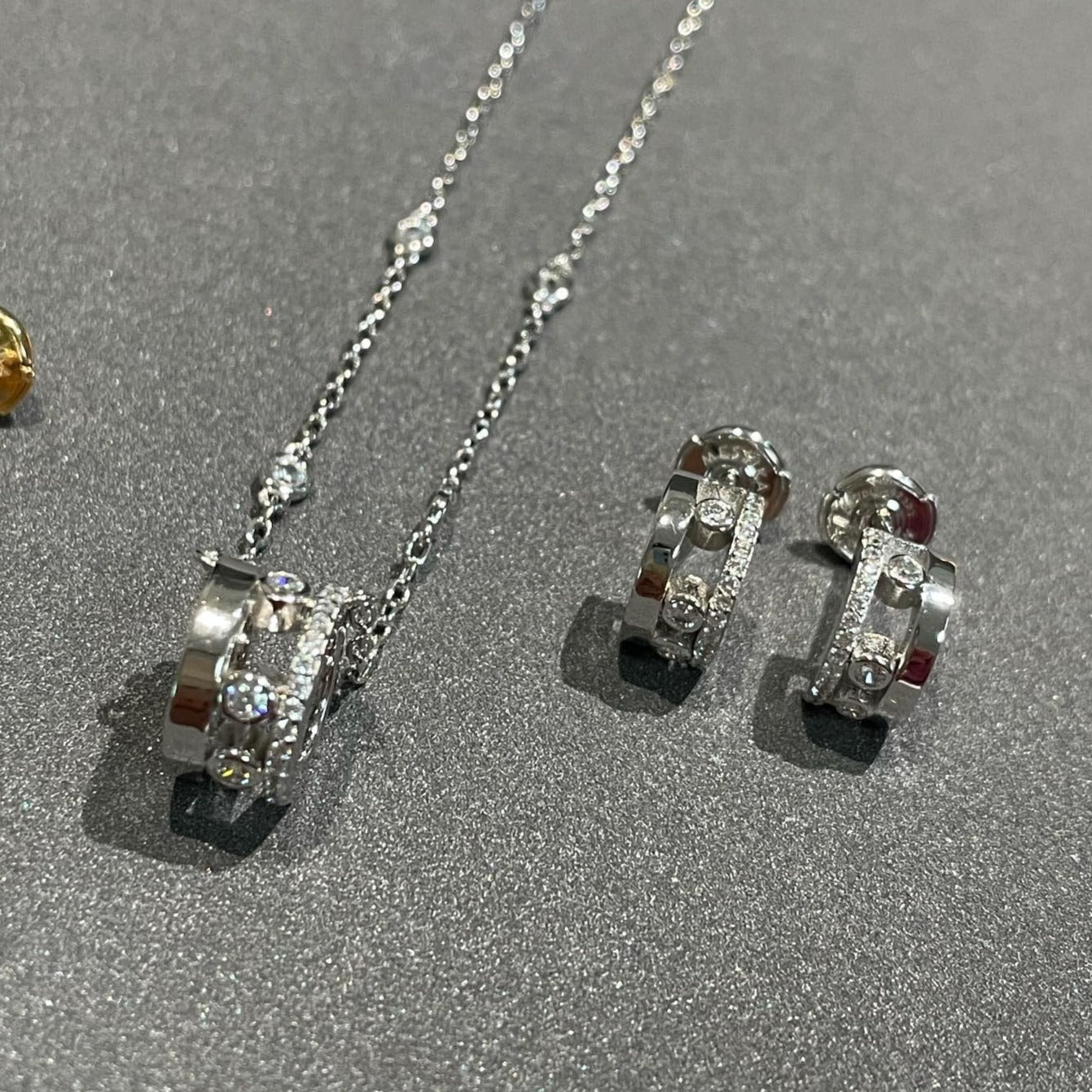 [Elite]CHAIN MOVE ROMANE PEDAND NECKLACE