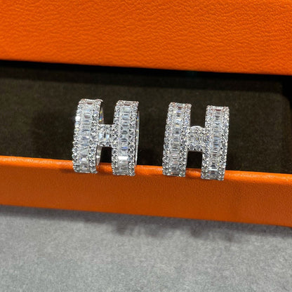 [Elite]H STUD EARRINGS WITH SILVER DIAMONDS