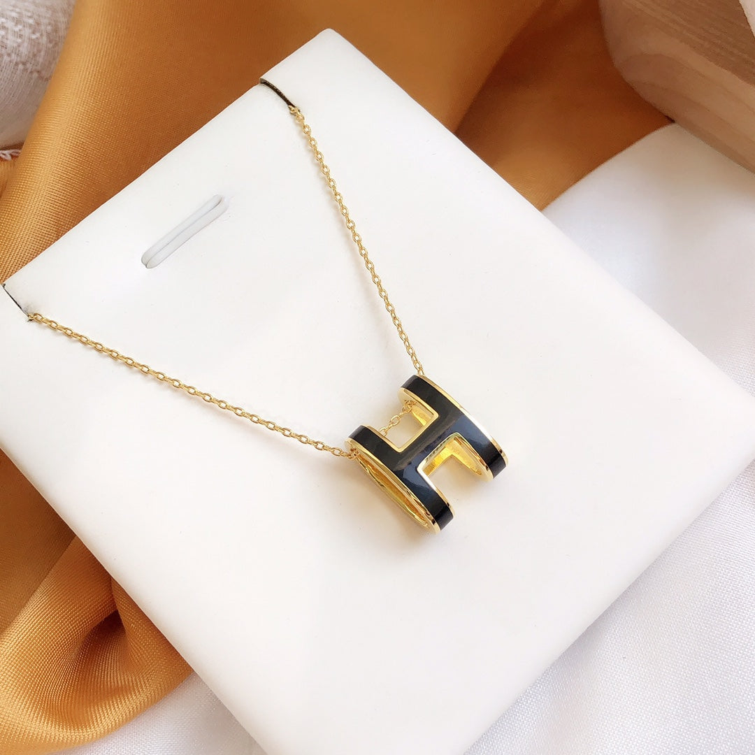 [Elite]HM CLIC BLACK ENAMEL GOLD NECKLACE