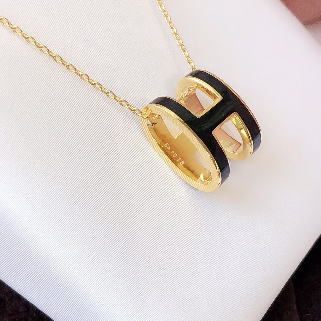 [Elite]HM CLIC BLACK ENAMEL GOLD NECKLACE