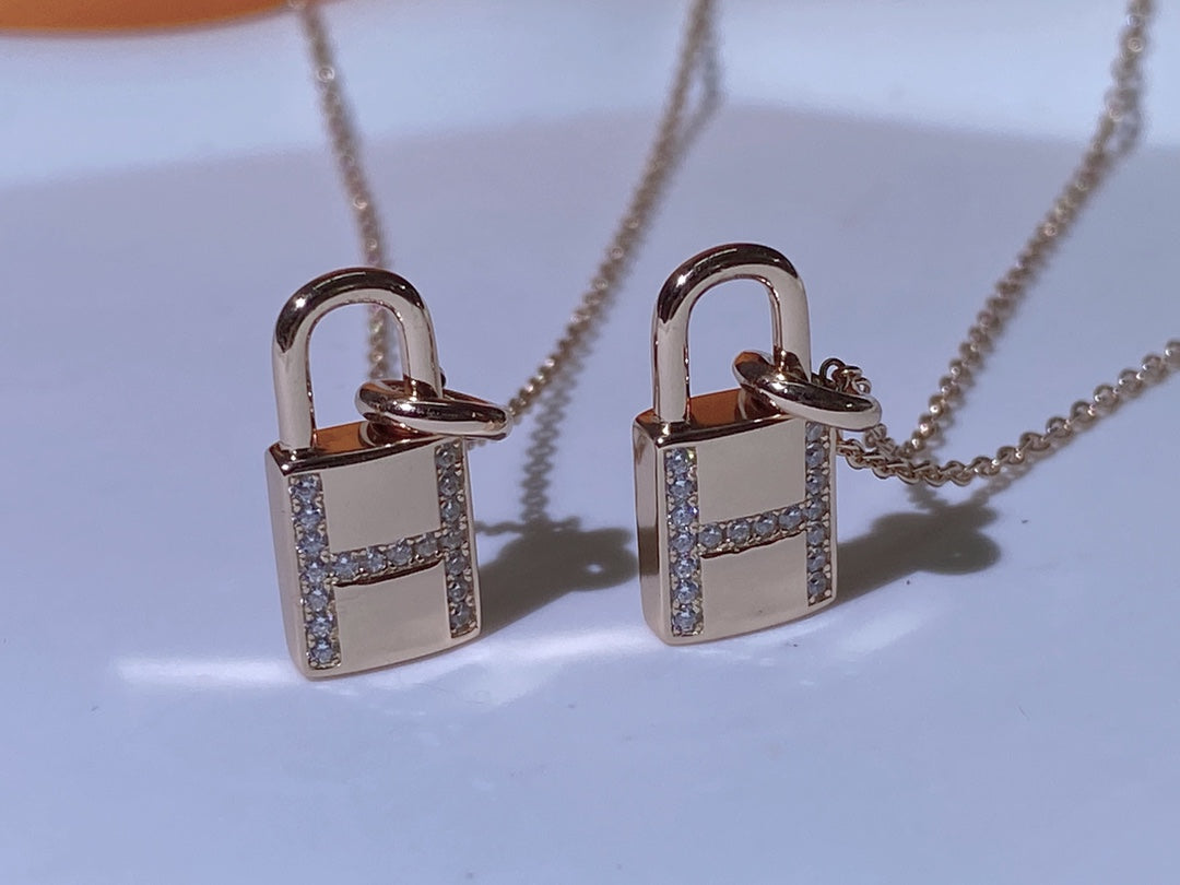 [Elite]HM ADVANCED NICHE LOCK HEAD NECKLACE DIAMONDS