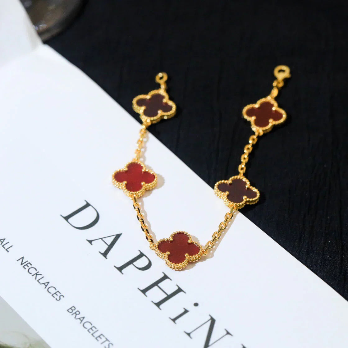 [Elite] CLOVER 5 MOTIF RED CORNELIAN BRACELET COLLECTION
