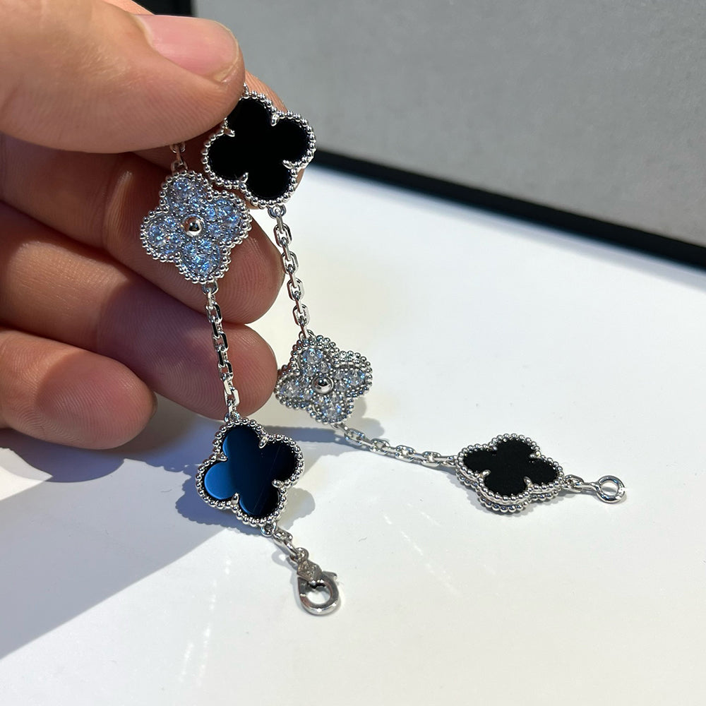 [Elite] CLOVER 5 MOTIF ONYXS BRACELET COLLECTION