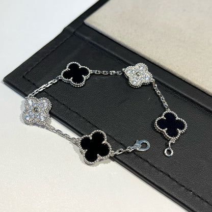 [Elite] CLOVER 5 MOTIF ONYXS BRACELET COLLECTION