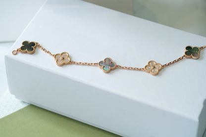 [Elite] CLOVER 5 MOTIF GRAY MOP BRACELET COLLECTION