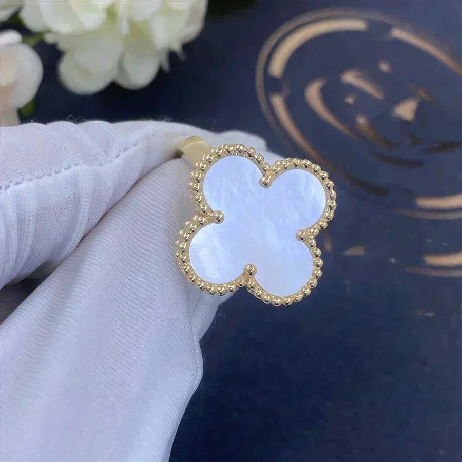 [Elite]CLOVER WHITE MOP RING