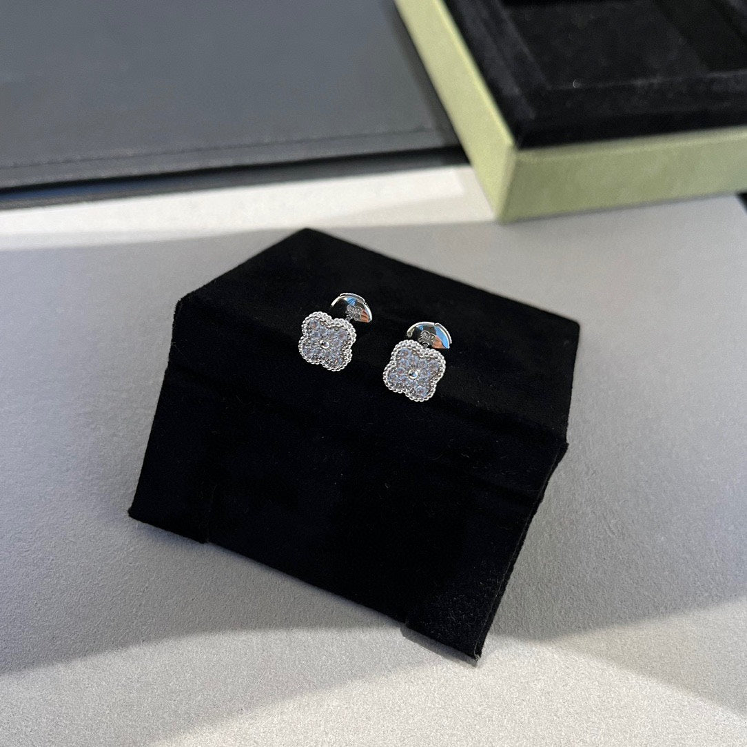 [Elite]CLOVER MINI DIAMOND STUD EARRINGS