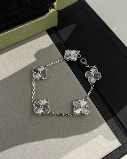 [Elite] CLOVER 5 MOTIF LASER BRACELET COLLECTION